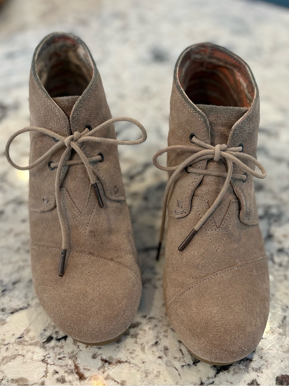 Toms Desert Wedge Bootie Taupe Suede Women’s Lace-Up Ankle Size 10 Boho Fall